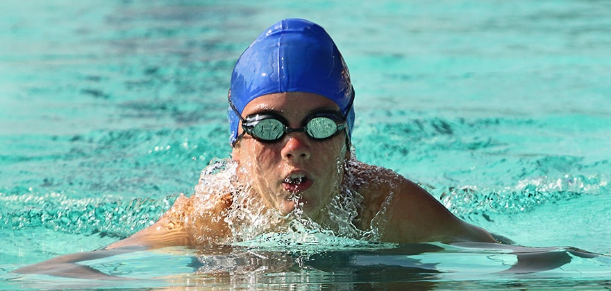 best swimming goggles in india featured image swag swami article
