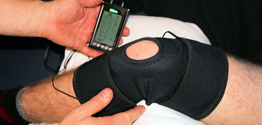 best knee support in india featured image swag swami article