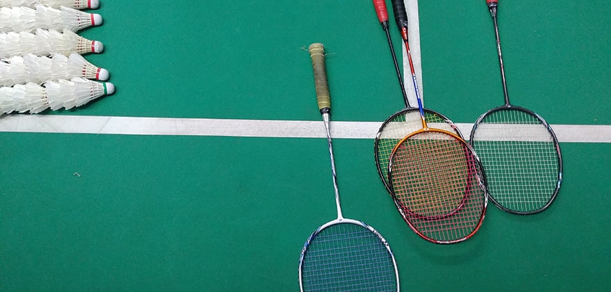 best yonex badminton rackets under 3000 in india swag swami article featured image